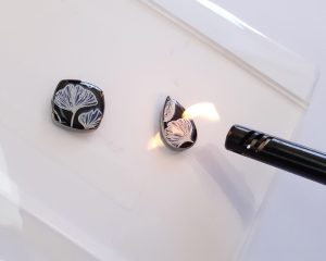flamme pour faire partir les bulles d'air sur la résine